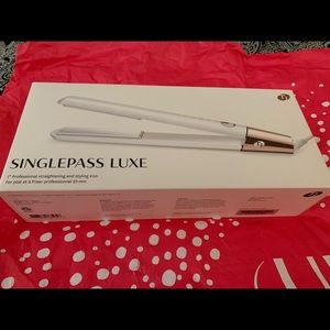 T3 Singlepass Luxe straightening and Styling iron